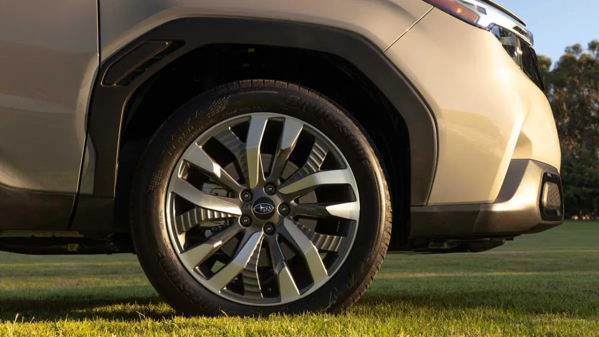 Subaru Forester 2.0i e-boxer Premium lineartronic (17)