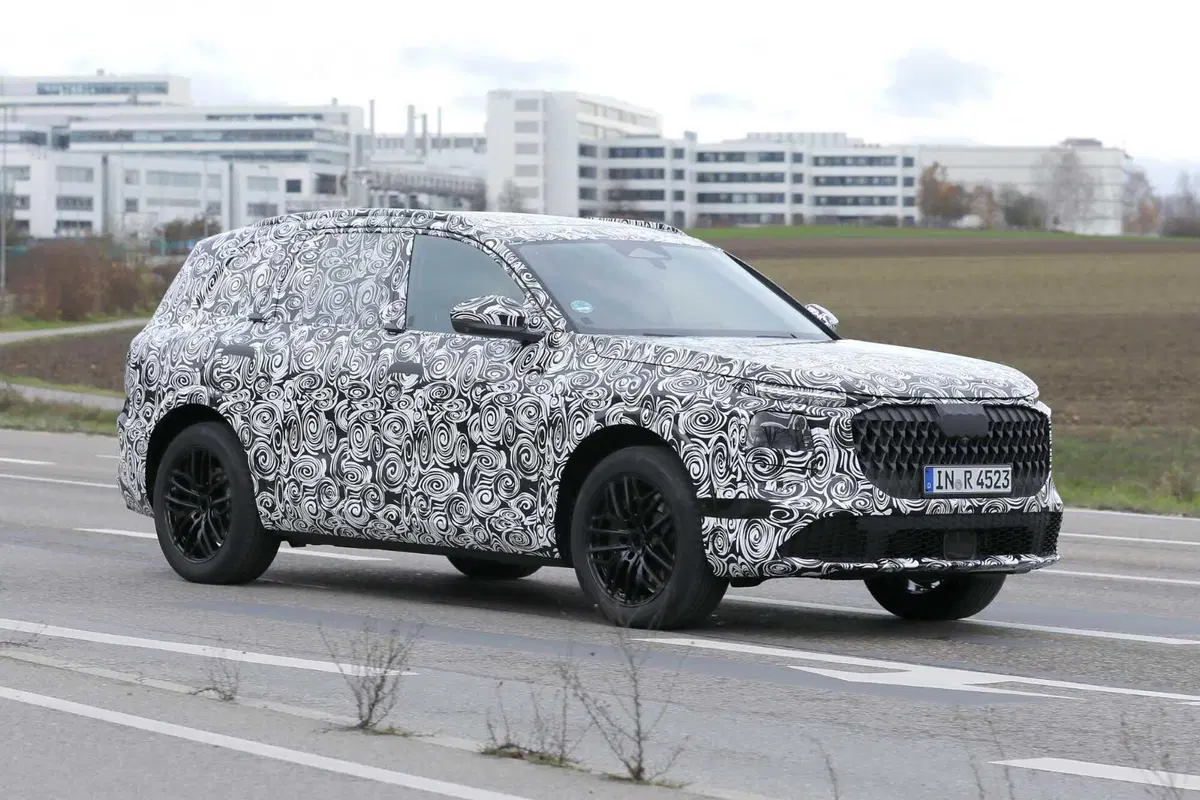 Audi Q7: avvistata la terza generazione, sarà diesel e benzina [Foto Spia] (3)