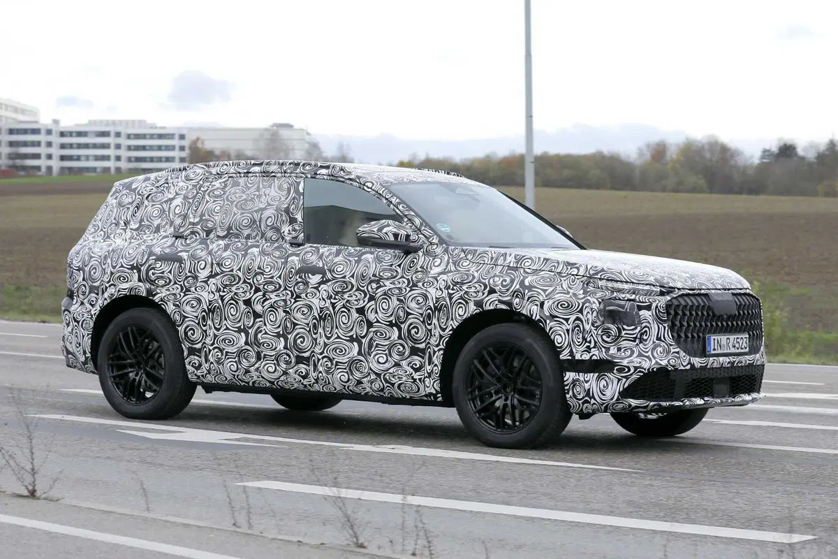 Audi Q7: avvistata la terza generazione, sarà diesel e benzina [Foto Spia] (4)