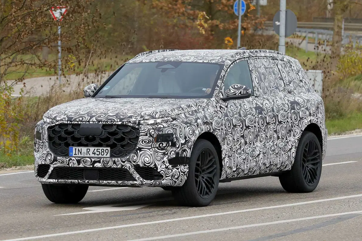 Audi Q7: avvistata la terza generazione, sarà diesel e benzina [Foto Spia] (14)