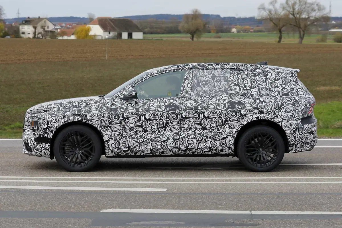 Audi Q7: avvistata la terza generazione, sarà diesel e benzina [Foto Spia] (17)