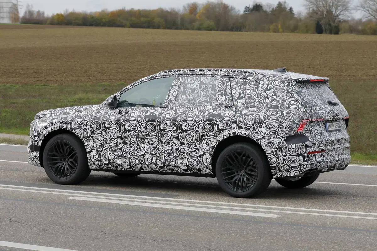 Audi Q7: avvistata la terza generazione, sarà diesel e benzina [Foto Spia] (18)