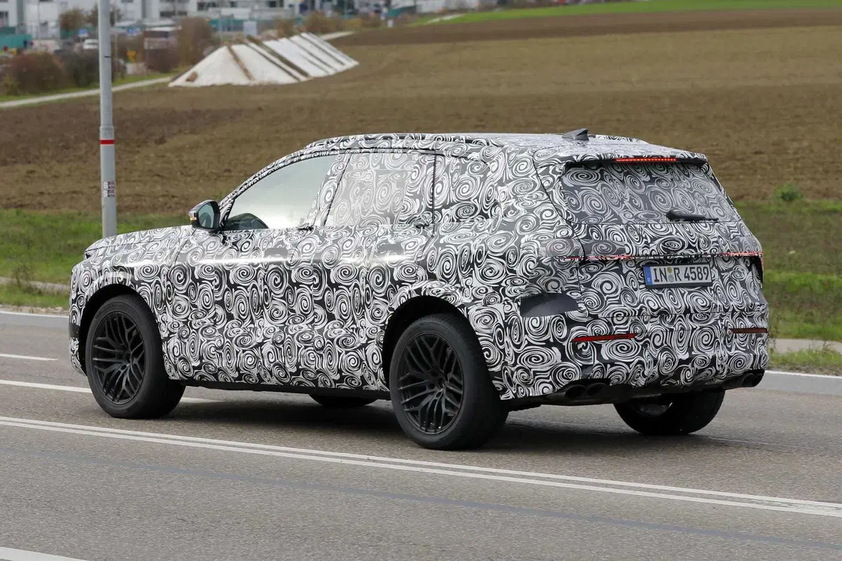 Audi Q7: avvistata la terza generazione, sarà diesel e benzina [Foto Spia] (19)