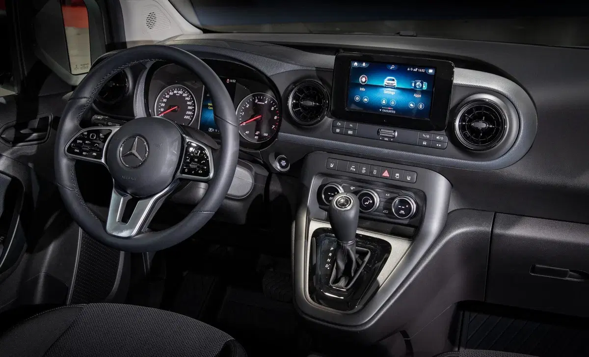 Mercedes-Benz eCitan Furgone (2023-->>) (9)