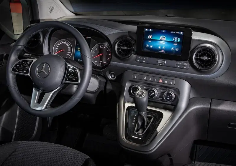 Mercedes-Benz eCitan Furgone (2023-->>) (9)