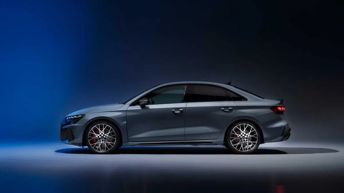 Audi RS 3 3 TFSI quattro S tronic (4)