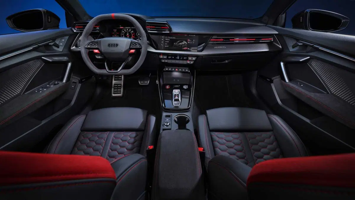 Audi RS 3 3 TFSI quattro S tronic (8)