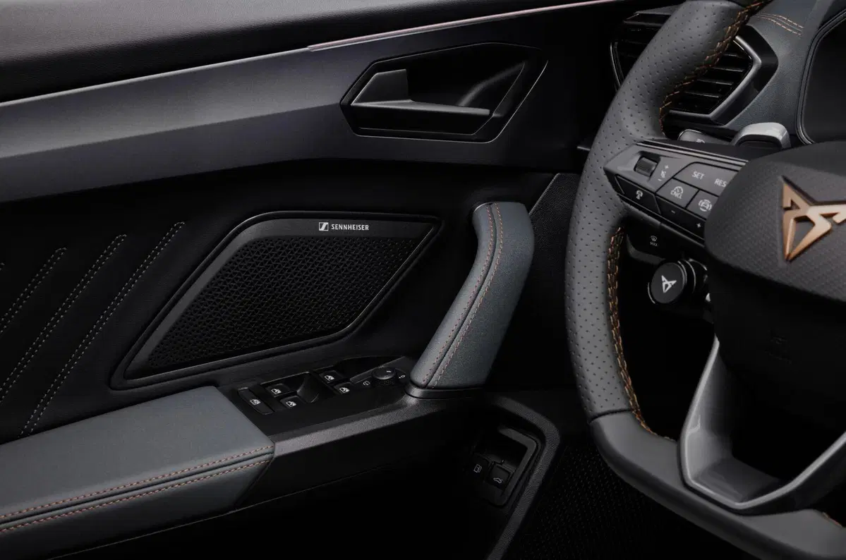 Cupra Leon 2025: motorizzazioni, allestimenti, optional e prezzi. Guida all’acquisto (7)