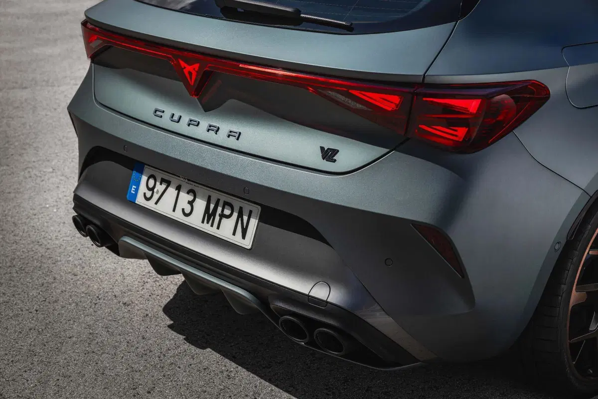 Cupra Leon 2025: motorizzazioni, allestimenti, optional e prezzi. Guida all’acquisto (9)