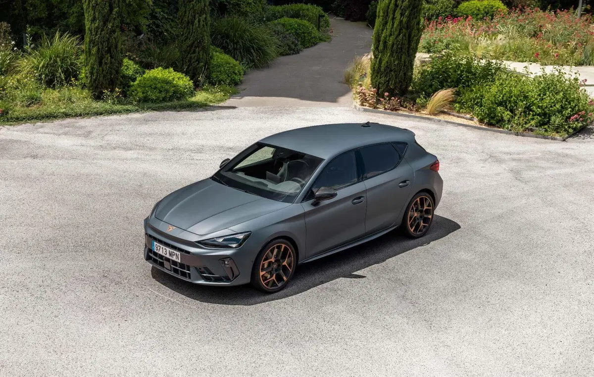 Cupra Leon 2025: motorizzazioni, allestimenti, optional e prezzi. Guida all’acquisto (12)