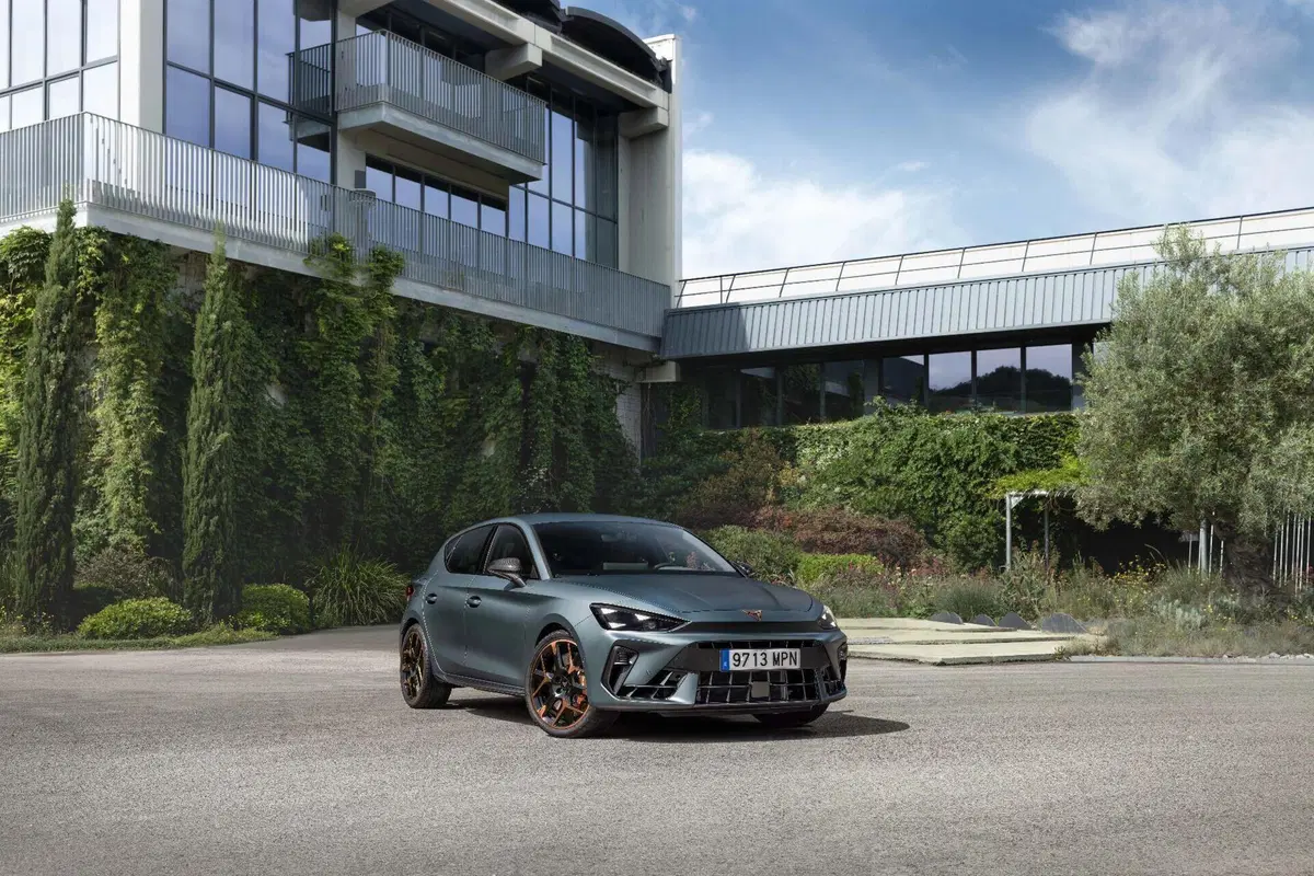 Cupra Leon 2025: motorizzazioni, allestimenti, optional e prezzi. Guida all’acquisto (10)