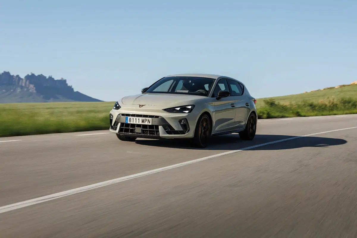 Cupra Leon 2025: motorizzazioni, allestimenti, optional e prezzi. Guida all’acquisto (15)