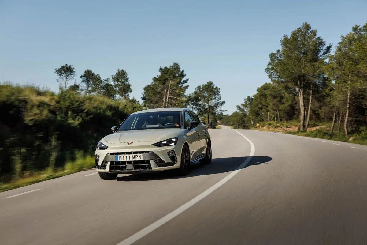 Cupra Leon 2025: motorizzazioni, allestimenti, optional e prezzi. Guida all’acquisto (17)