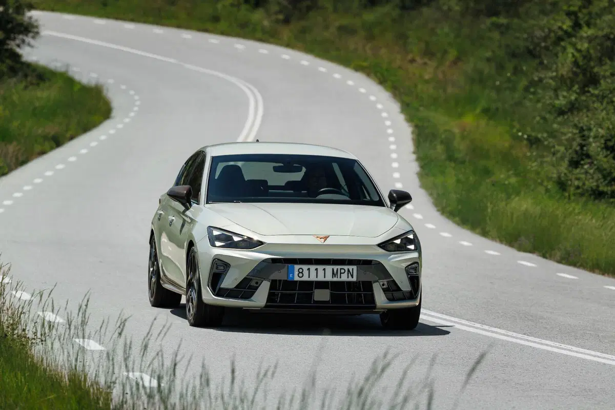 Cupra Leon 2025: motorizzazioni, allestimenti, optional e prezzi. Guida all’acquisto (20)