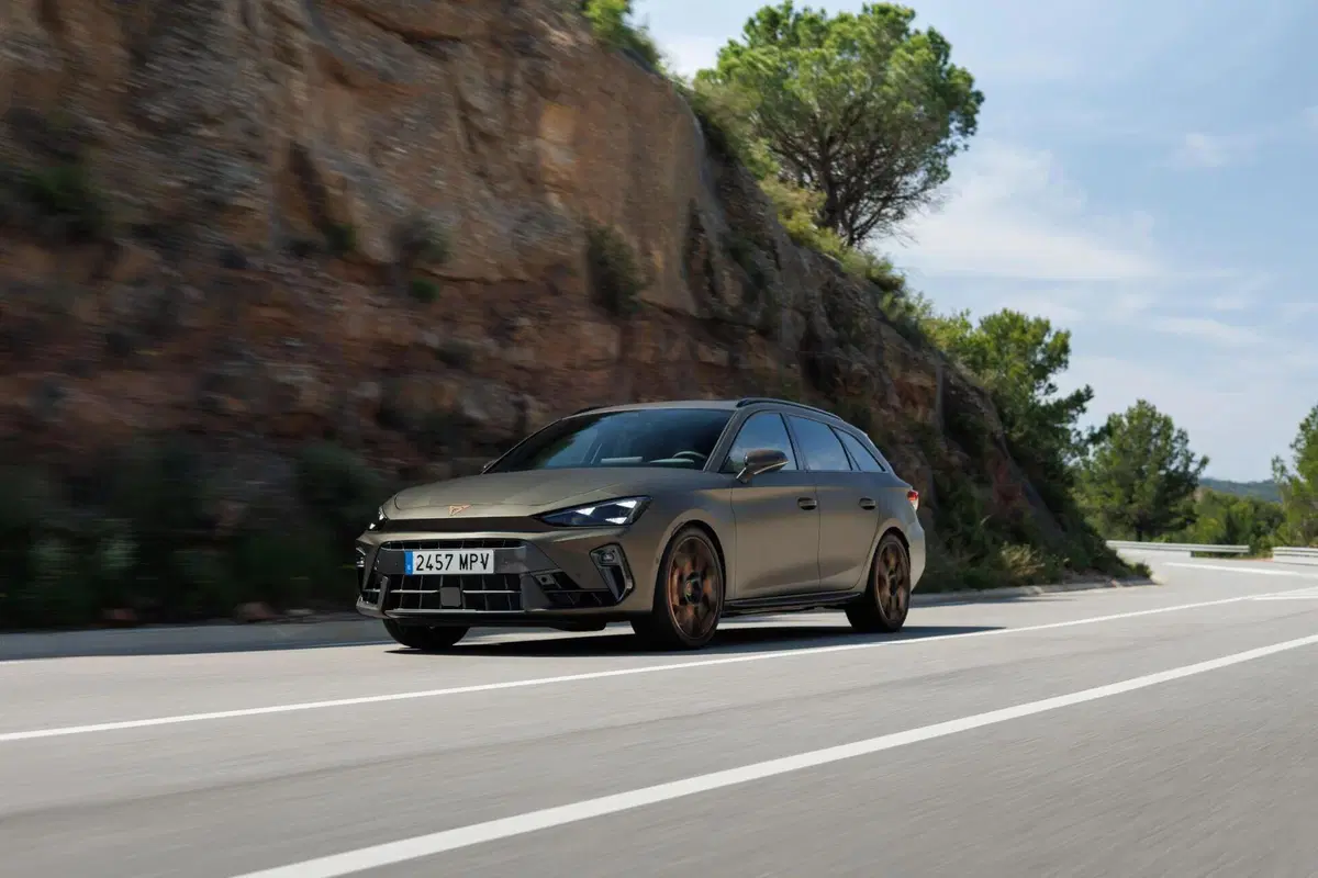 Cupra Leon 2025: motorizzazioni, allestimenti, optional e prezzi. Guida all’acquisto (30)
