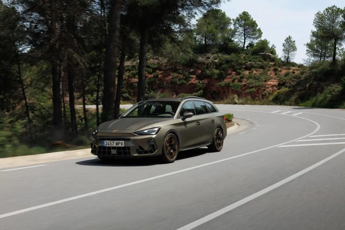Cupra Leon 2025: motorizzazioni, allestimenti, optional e prezzi. Guida all’acquisto (31)