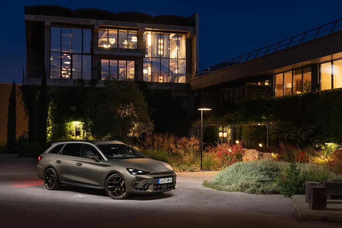 Cupra Leon 2025: motorizzazioni, allestimenti, optional e prezzi. Guida all’acquisto (35)