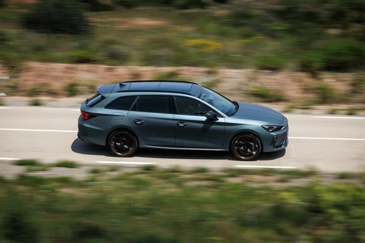 Cupra Leon 2025: motorizzazioni, allestimenti, optional e prezzi. Guida all’acquisto (37)