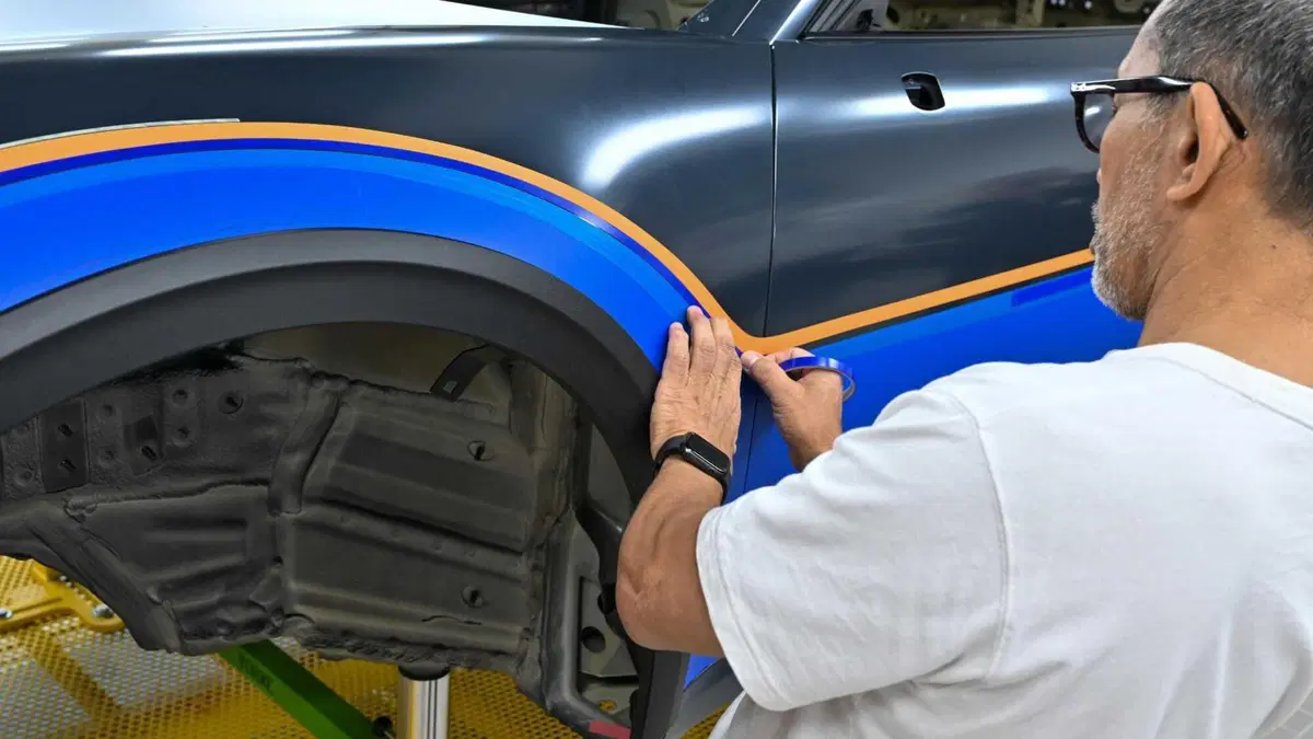 Come nascono le Porsche in serie limitata: Dakar, Turbo 50 e S/T (18)