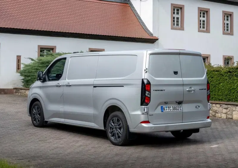 Ford Transit Custom  (2022-->>) (2)