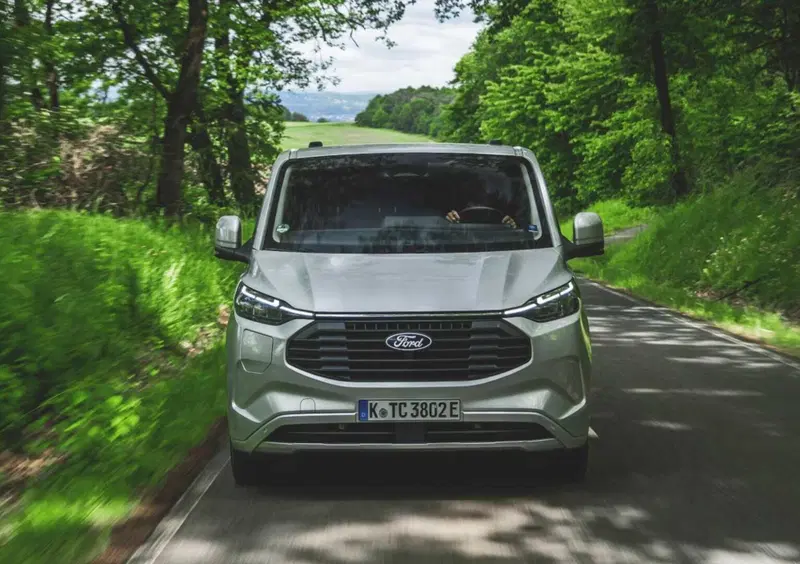 Ford Transit Custom  (2022-->>) (5)