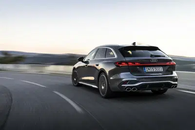 Audi S5: V6 pi&ugrave; elettrico, arriva l'ibrida da 367 CV [VIDEO]