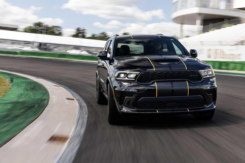 Dodge Durango SRT 392 AlcHEMI 2024: lusso, prestazioni e rarit&agrave; in edizione limitata