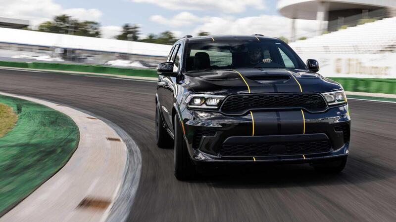 Dodge Durango SRT 392 AlcHEMI 2024: lusso, prestazioni e rarit&agrave; in edizione limitata