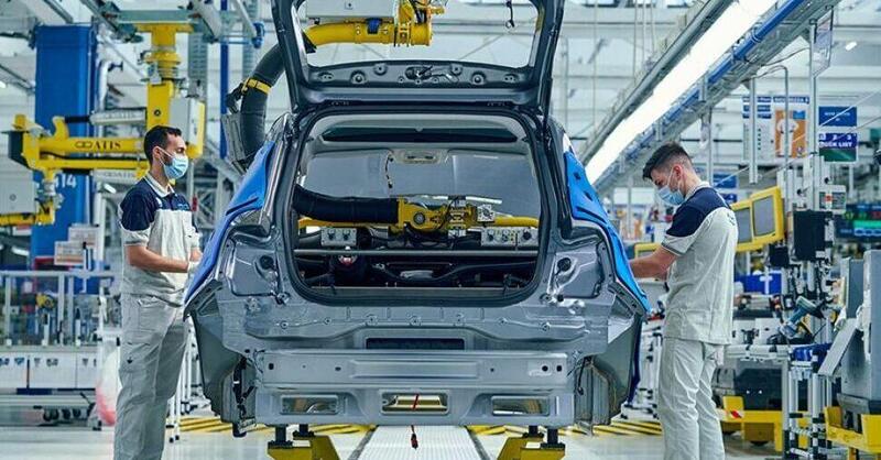 Stellantis ferma la produzione a Mirafiori: mancano gli ordini per la Fiat 500 elettrica