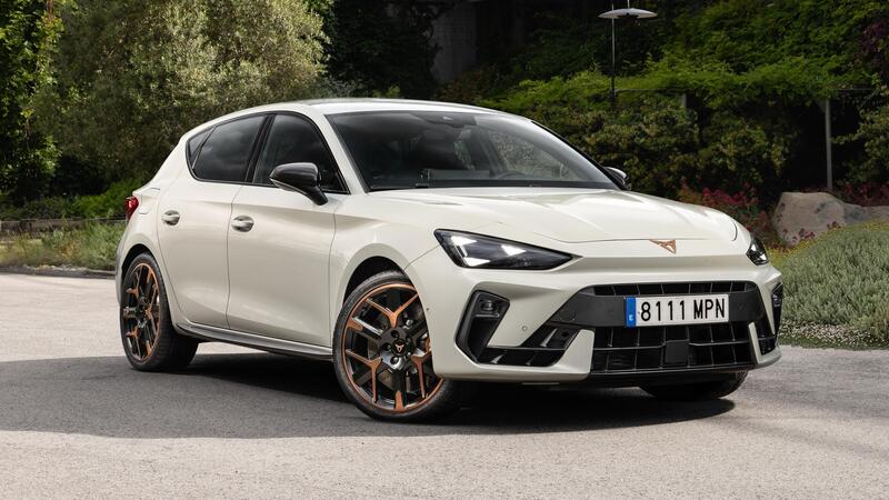 Cupra Leon 2025: motorizzazioni, allestimenti, optional e prezzi. Guida all&rsquo;acquisto