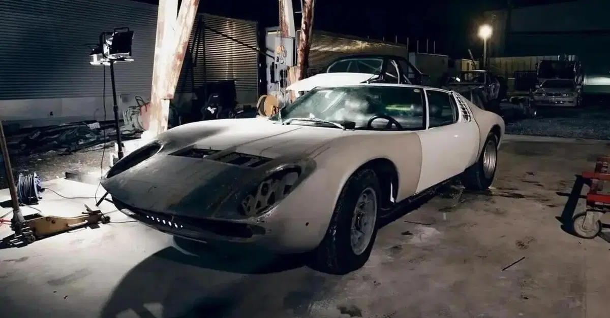 Torna la Lamborghini Miura, da est: appuntamento a Tokyo 2025