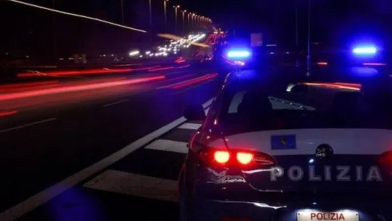 I lampeggianti della Polizia "accecano" i sistemi di guida autonoma