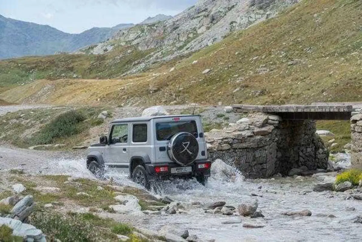Suzuki Jimny: la serie limitata MATA a 33.900 euro, da collezione (3)