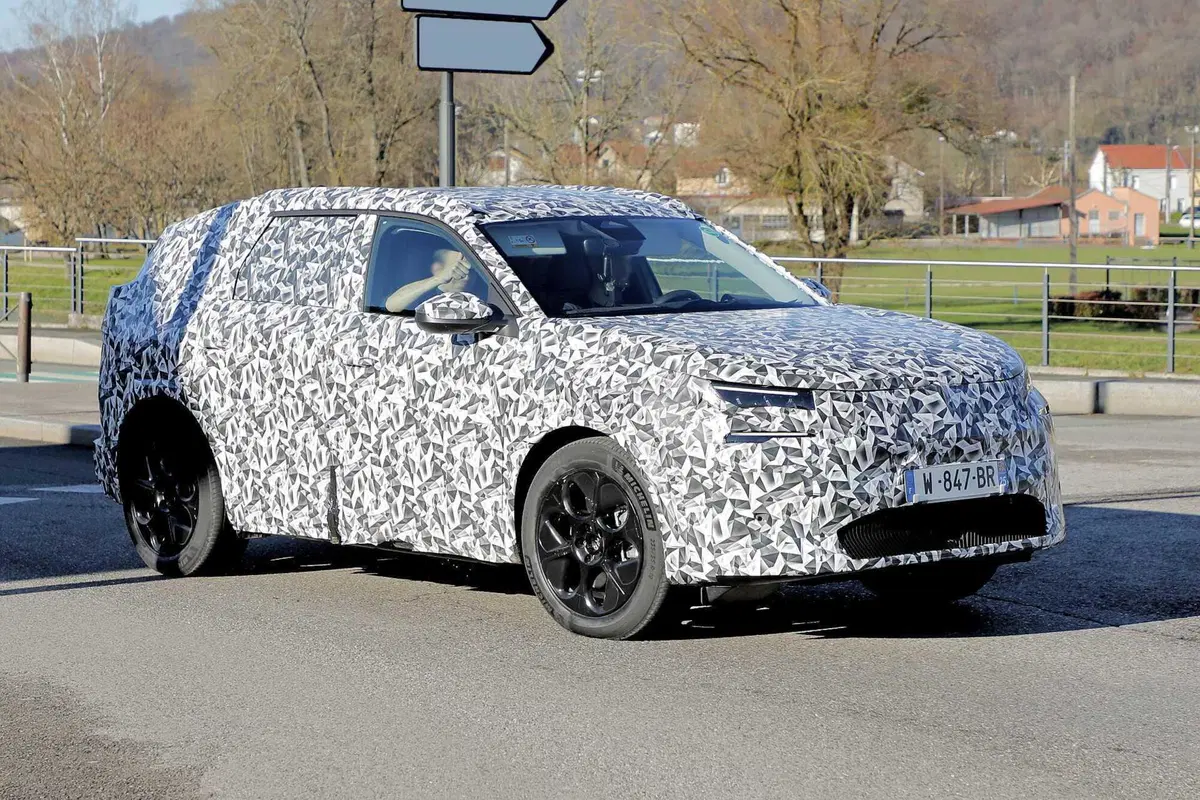 Nuova Citroen C5 Aircross: il nuovo Suv debutta nel 2026 [Foto Spia] (4)