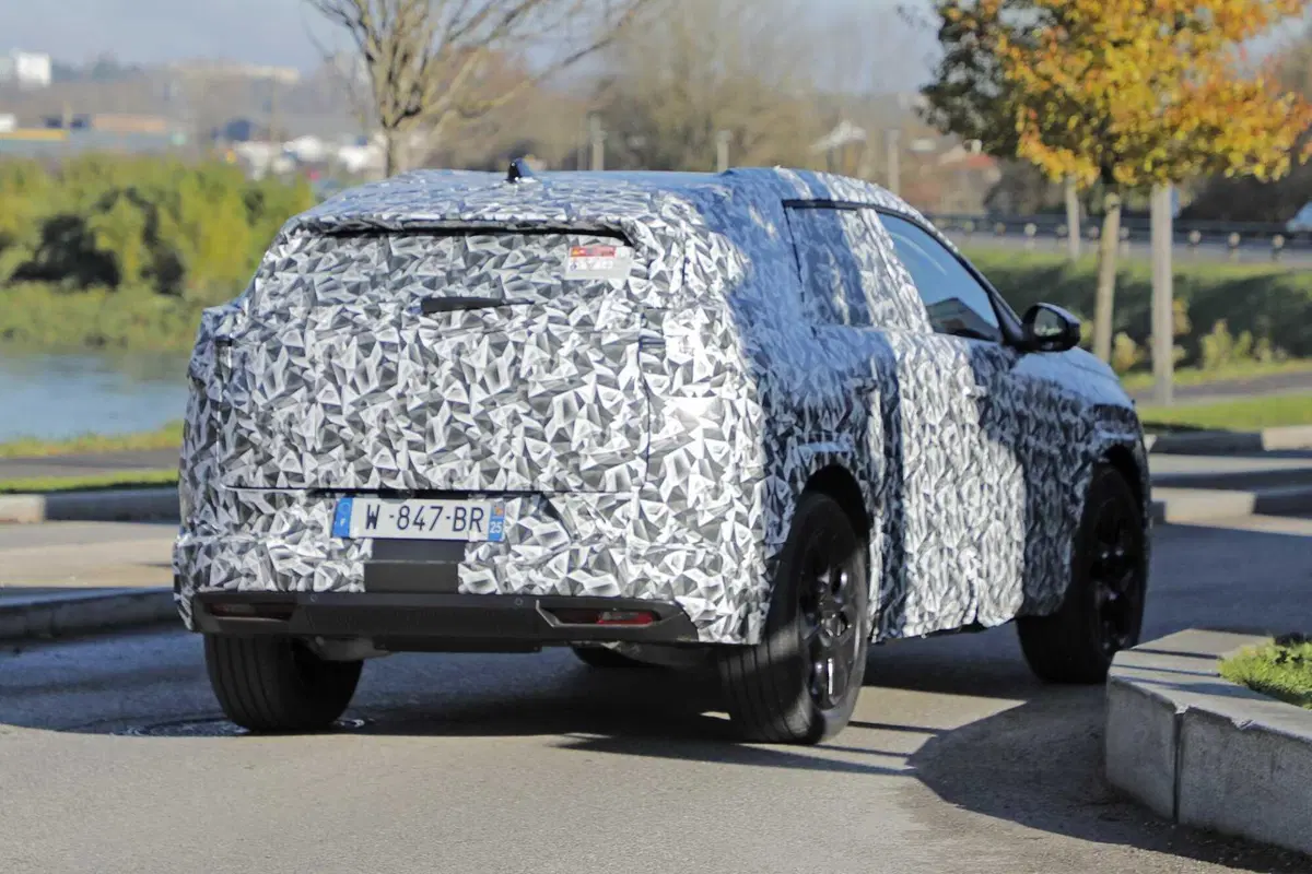 Nuova Citroen C5 Aircross: il nuovo Suv debutta nel 2026 [Foto Spia] (12)