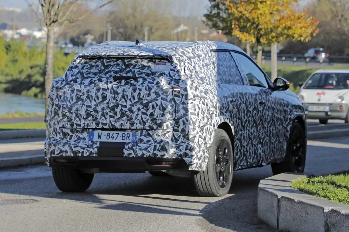 Nuova Citroen C5 Aircross: il nuovo Suv debutta nel 2026 [Foto Spia] (13)