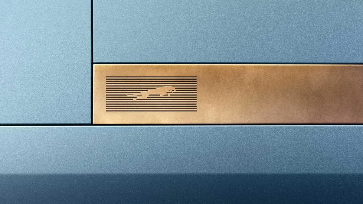Jaguar, svelata la GT elettrica, si chiama Type 00 e fa 770 km (11)
