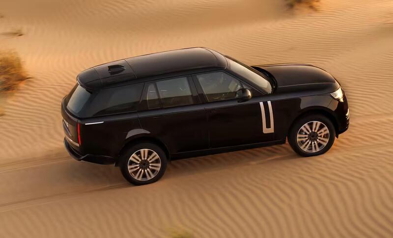 Range Rover, le foto dei collaudi nelle condizioni estreme della EV