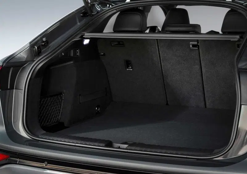 Audi Q6 Sportback (2024-->>) (14)
