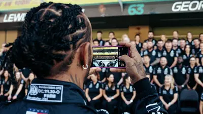 F1. GP Abu Dhabi, l'ultimo da pilota Mercedes per Hamilton: "Addio doloroso ma il passaggio in Ferrari ha riacceso la mia motivazione"