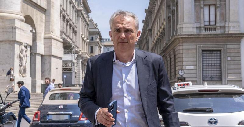 Stellantis: smentito il nome di Luca Maestri come nuovo CEO