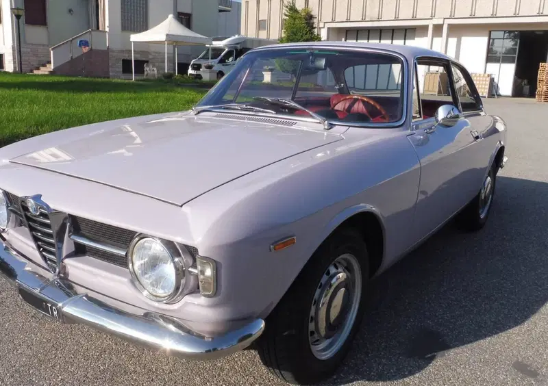 Alfa Romeo GT junior 1300d'epoca del 1969 a Viadana