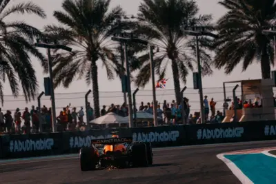 F1. GP Abu Dhabi 2024: doppietta McLaren nelle qualifiche di Yas Marina con Norris e Piastri. Terzo Sainz e Leclerc ultimo