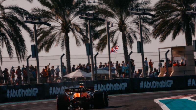 F1. GP Abu Dhabi 2024: doppietta McLaren nelle qualifiche di Yas Marina con Norris e Piastri. Terzo Sainz e Leclerc ultimo