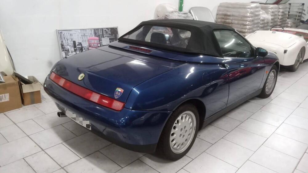 Alfa Romeo spider GTV 916 twin Spark 16 V d'epoca a Cremona (16)