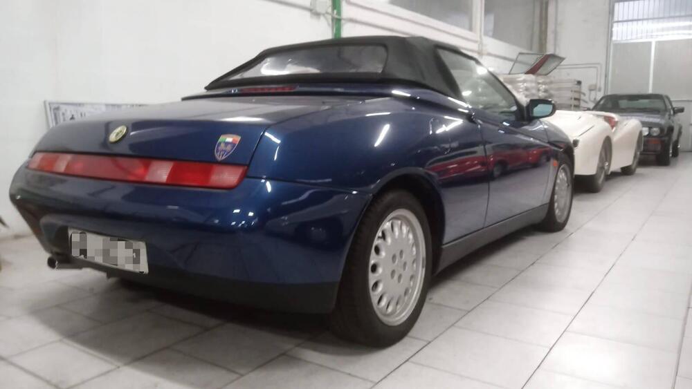 Alfa Romeo spider GTV 916 twin Spark 16 V d'epoca a Cremona (17)