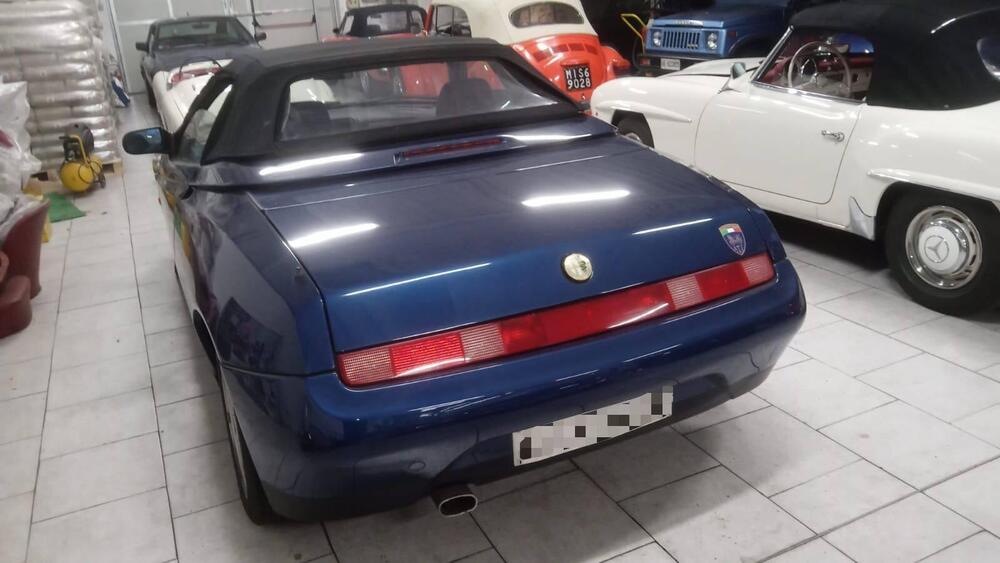 Alfa Romeo spider GTV 916 twin Spark 16 V d'epoca a Cremona (19)