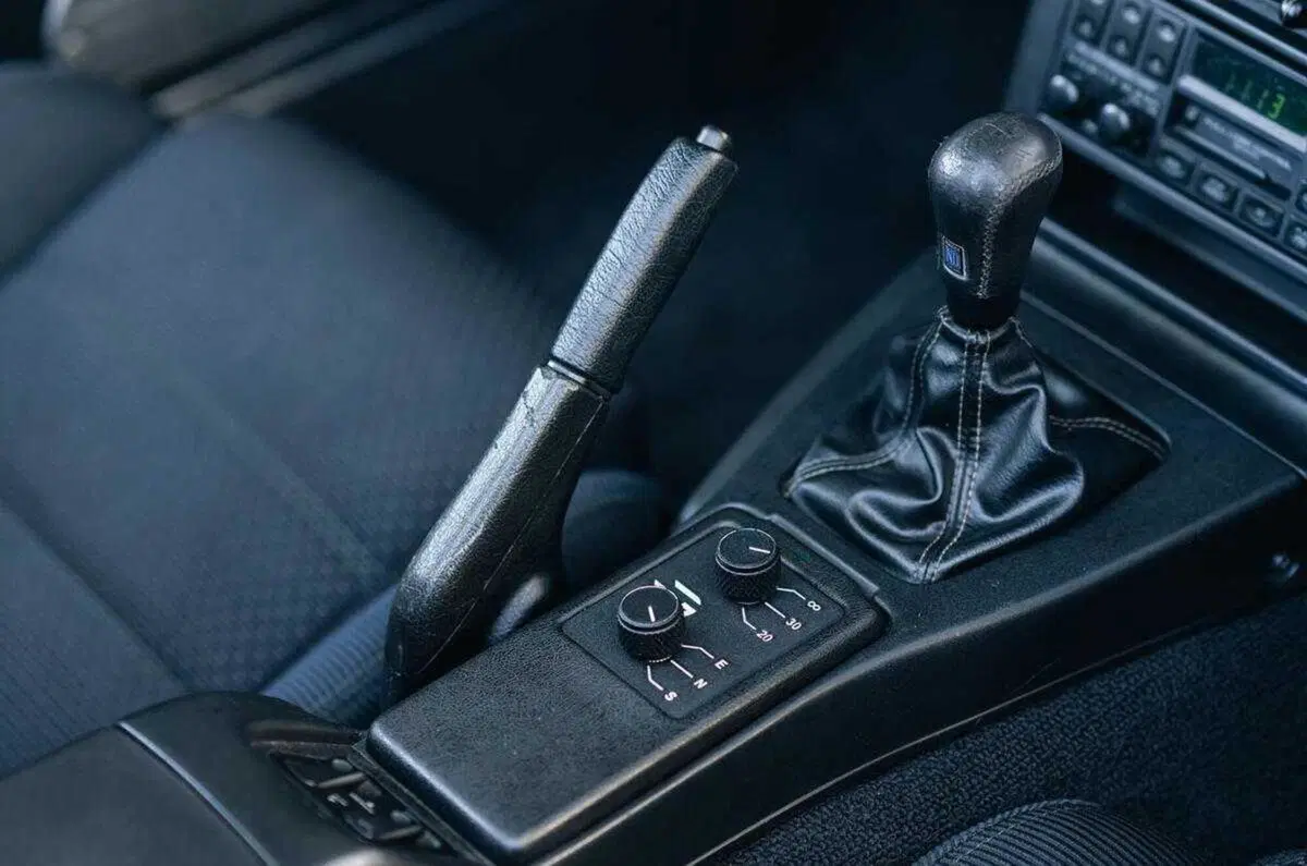 La tradizione british del tarocco elettrico: Mini, De Lorean e ora anche Mazda MX-5 (2)