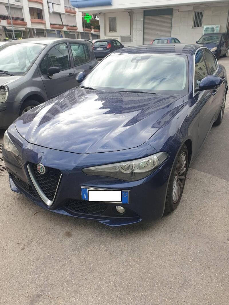 Alfa Romeo Giulia 2.2 Turbodiesel 180 CV Super  del 2017 usata a Barletta