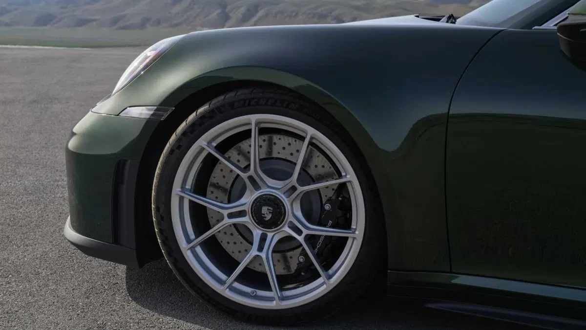 Porsche 911 Coupé 4.0 GT3 con pacchetto Touring (24)